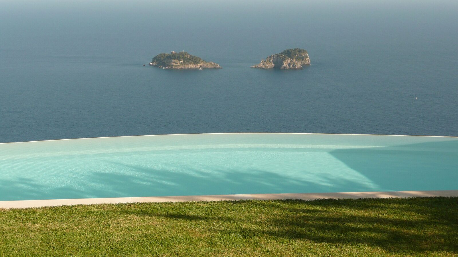 Villa con giardino e piscina